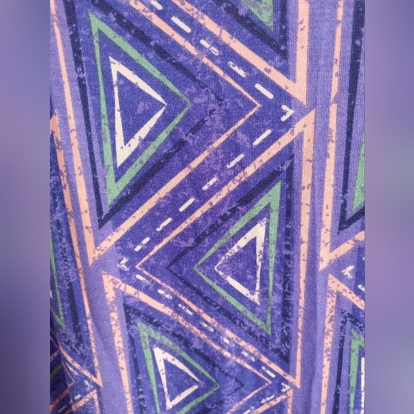 LulaRoe Julia Dress Size XXL. NWT. Purple with triangle pattern. - Picture 3 of 5